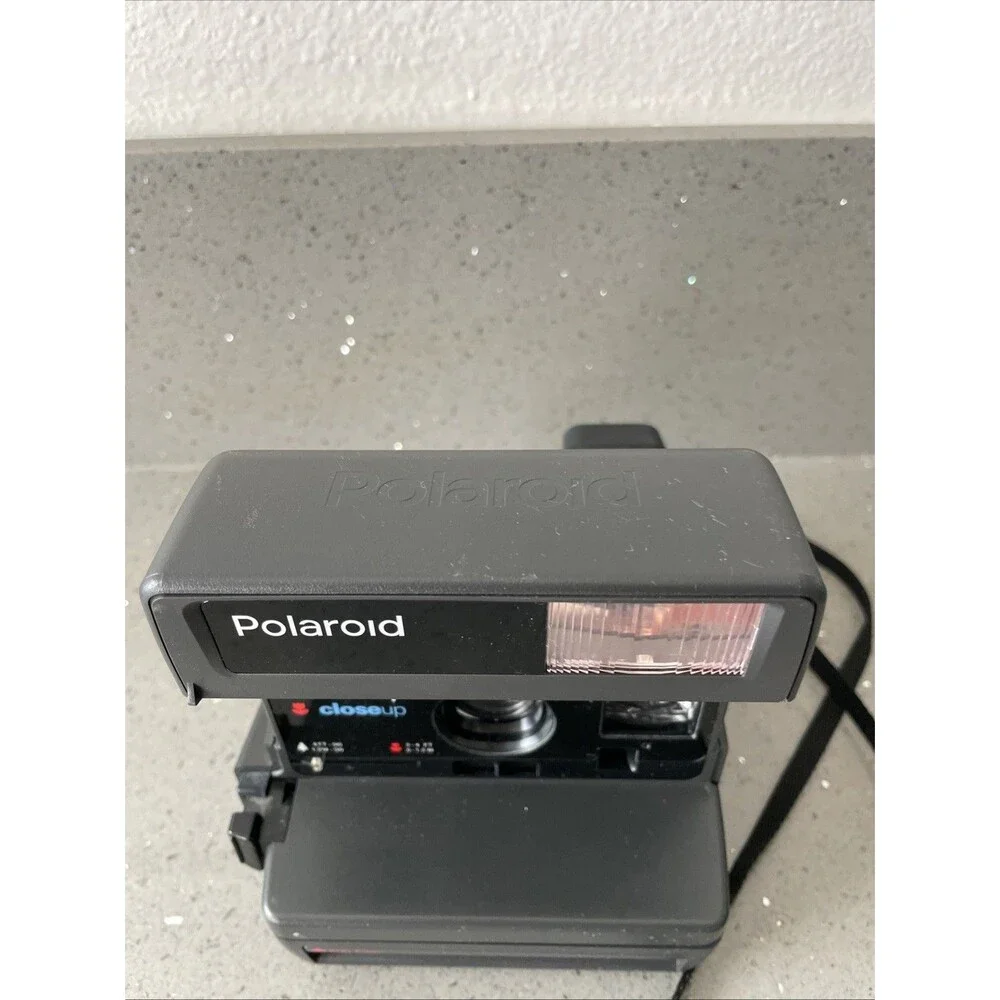 Vintage Polaroid 600 OneStep Closeup  Instant Film Camera with Strap Untested
